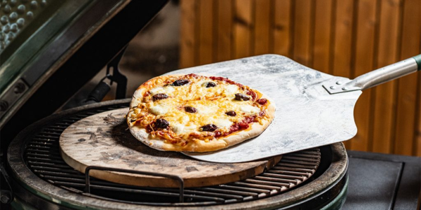 Big Green Egg Pizzaschaufel aus Edelstahl